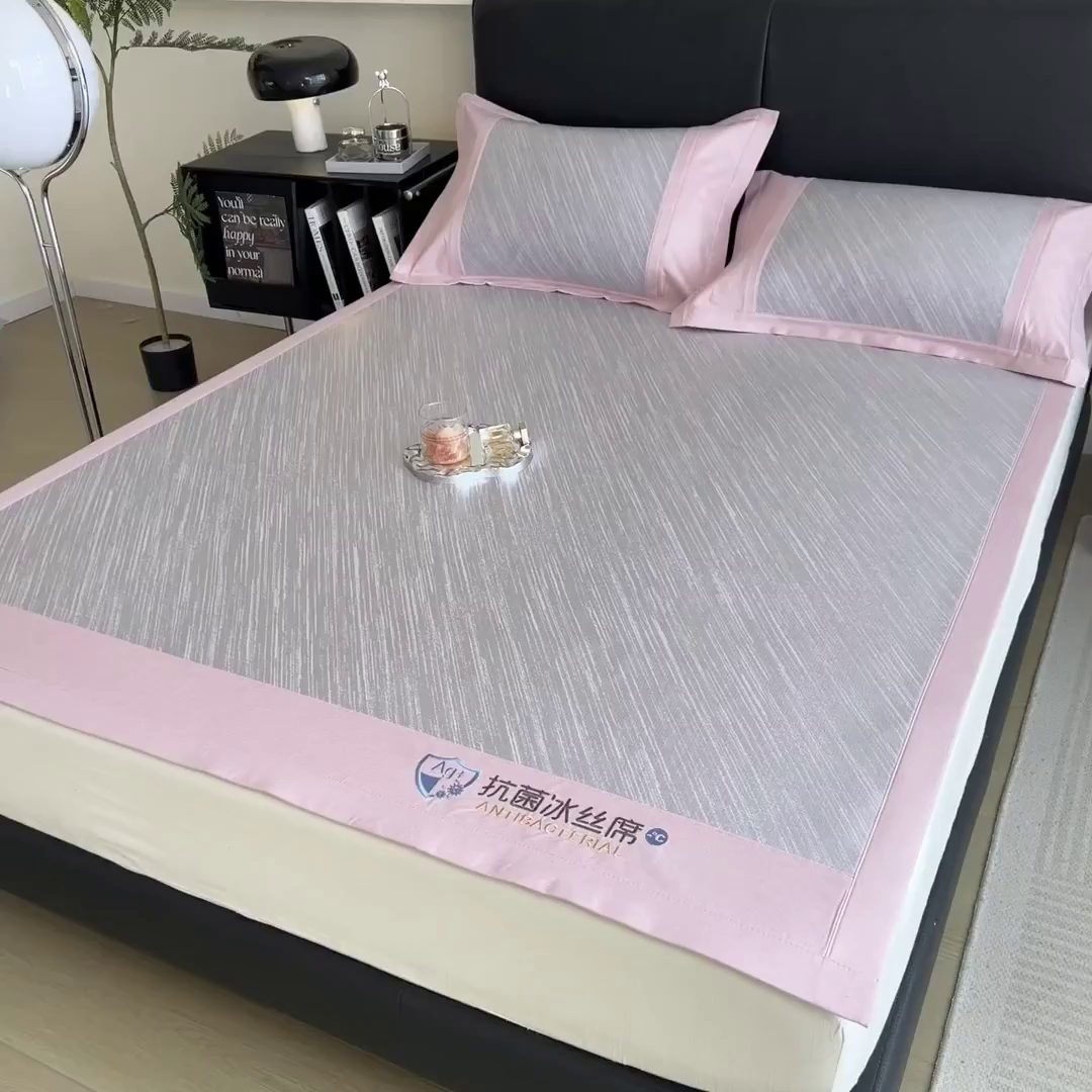 91家纺网 家纺一手货源 找家纺 （总）印季家纺 2026新款5A级抗菌加厚绣花冰丝席-流星雨（床席款）