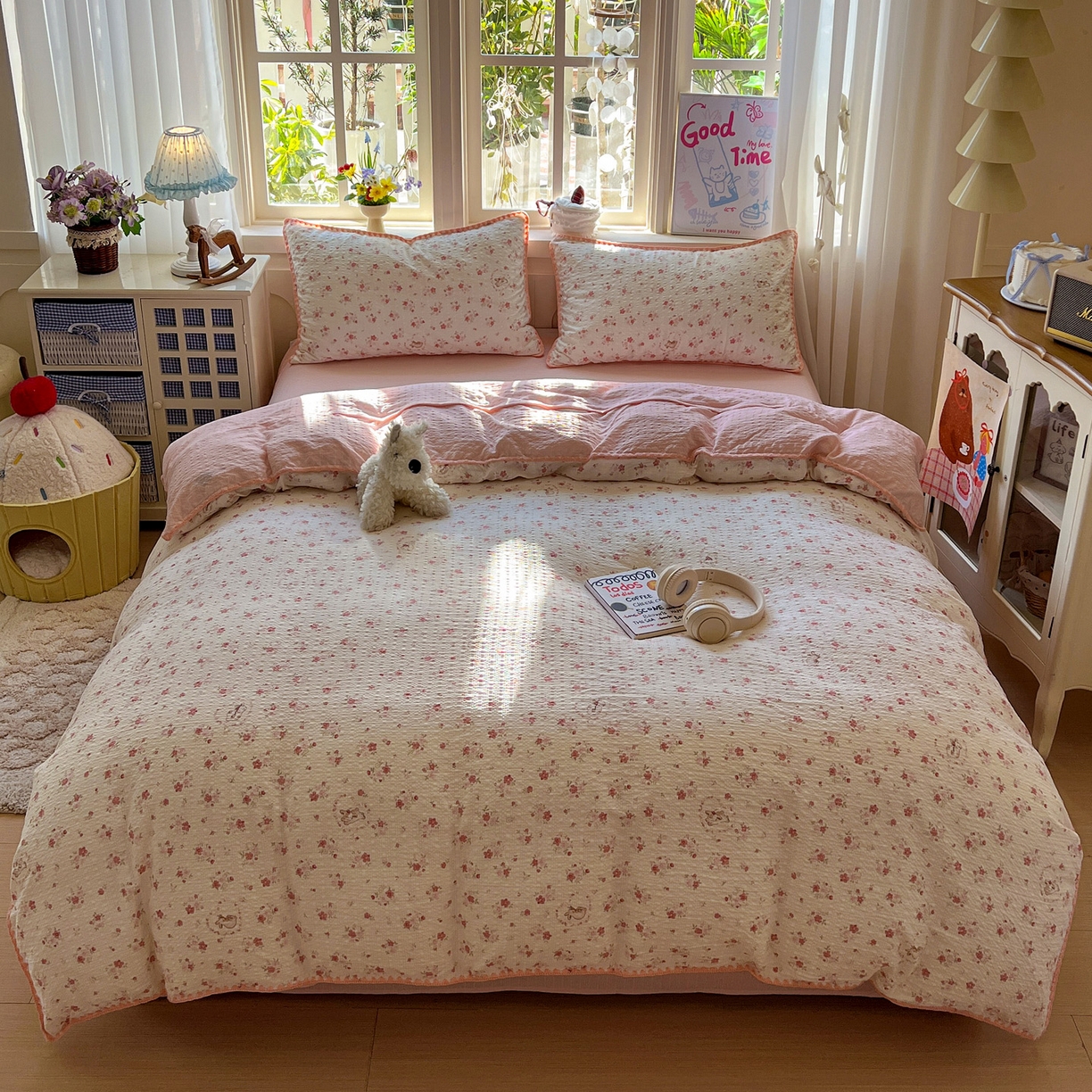 91家纺网 家纺一手货源 找家纺 水墨江南 2026新款贝壳边泡芙纱时尚印花四件套 粉黛小兔