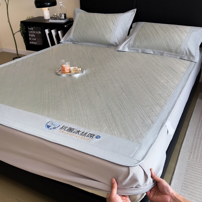 91家纺网 家纺一手货源 找家纺 （总）印季家纺 2026新款5A级抗菌加厚绣花冰丝席-流星雨（床笠款）