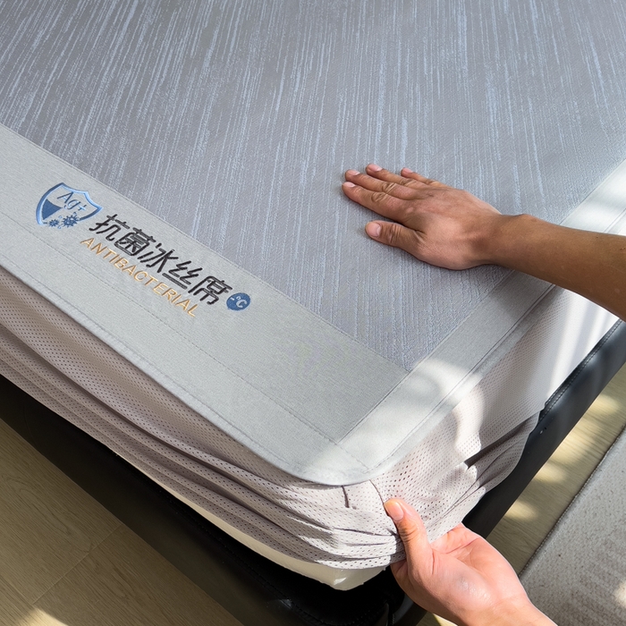 91家纺网 家纺一手货源 找家纺 印季家纺 2026新款5A级抗菌加厚绣花冰丝席-流星雨（床笠款） 蓝灰