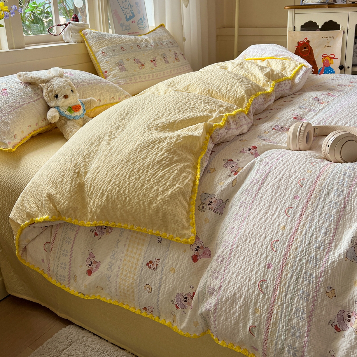 91家纺网 家纺一手货源 找家纺 水墨江南 2026新款贝壳边泡芙纱时尚印花四件套 黄色星仔