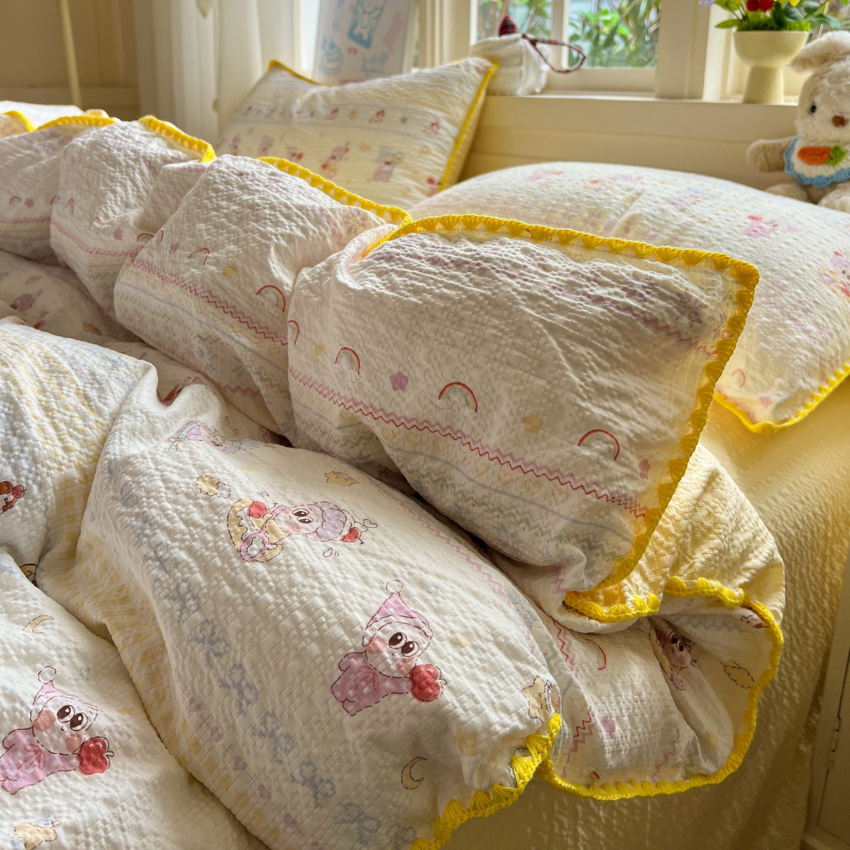 91家纺网 家纺一手货源 找家纺 水墨江南 2026新款贝壳边泡芙纱时尚印花四件套 黄色星仔