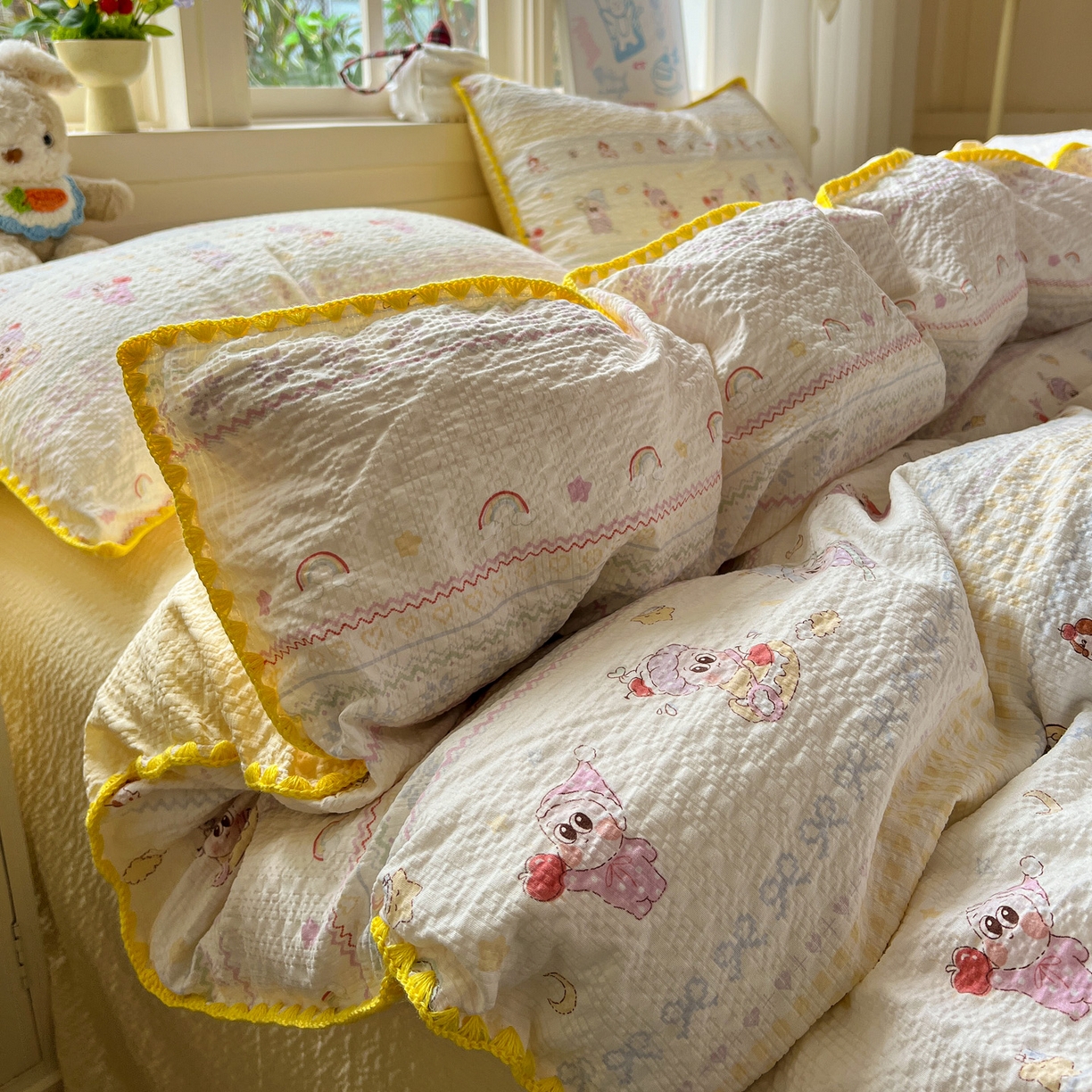 91家纺网 家纺一手货源 找家纺 水墨江南 2026新款贝壳边泡芙纱时尚印花四件套 黄色星仔