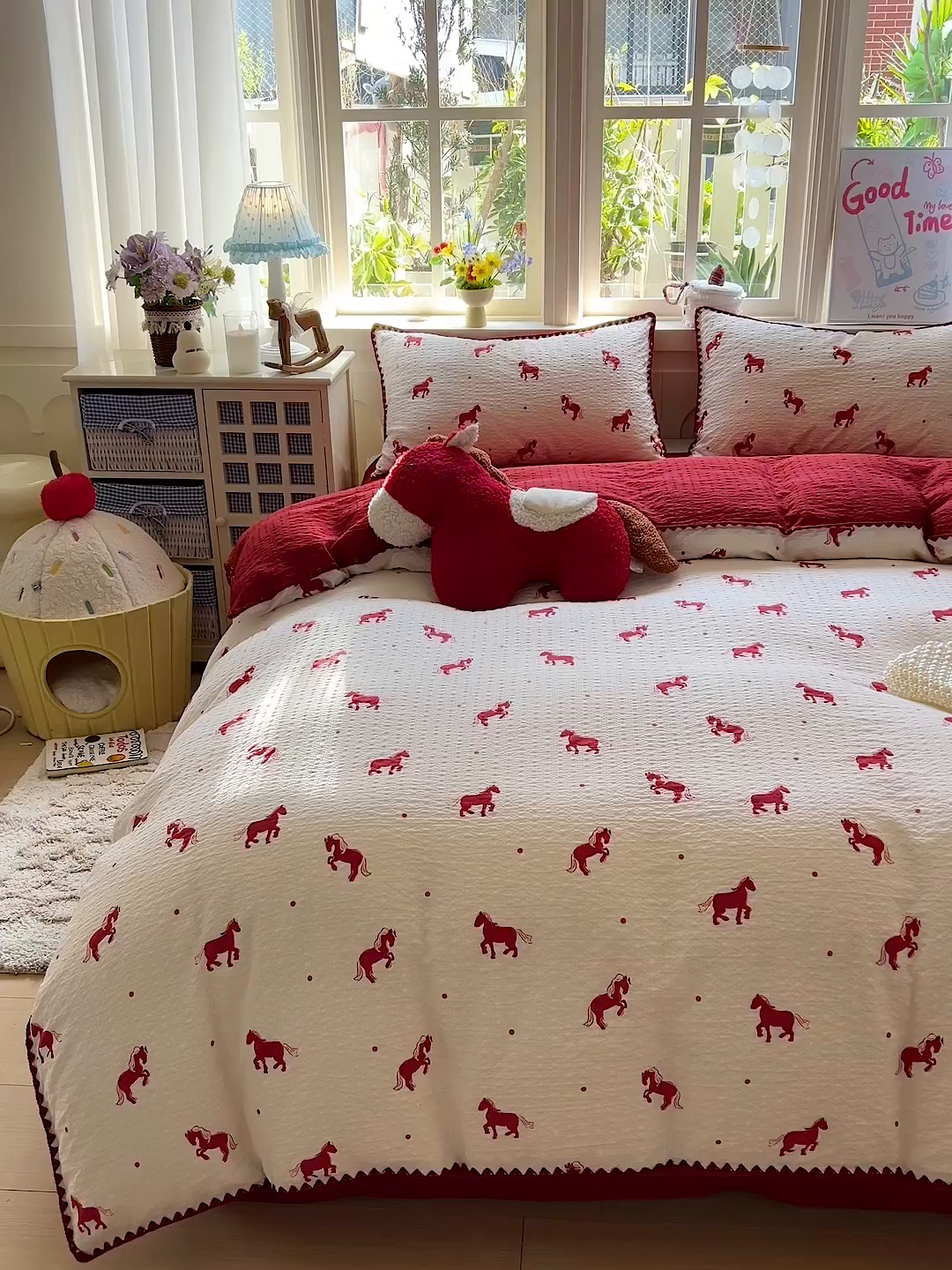 91家纺网 家纺一手货源 找家纺 水墨江南 2026新款贝壳边泡芙纱时尚印花四件套 吉祥小马