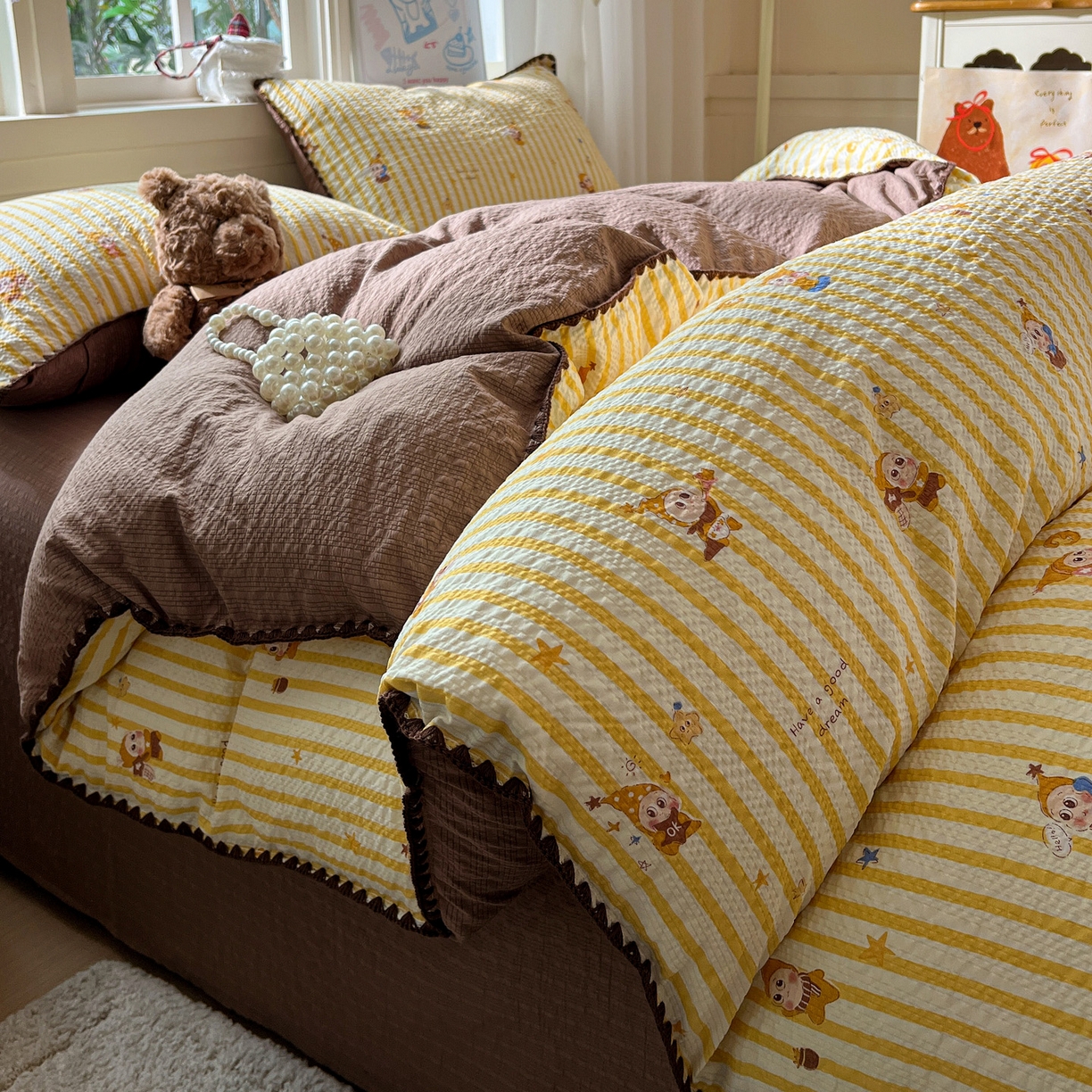 91家纺网 家纺一手货源 找家纺 水墨江南 2026新款贝壳边泡芙纱时尚印花四件套 条纹星仔