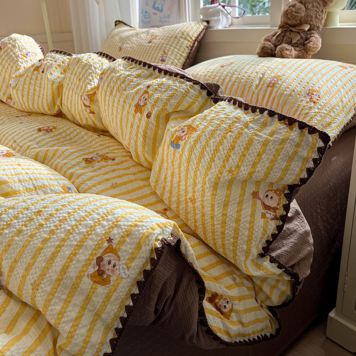 91家纺网 家纺一手货源 找家纺 水墨江南 2026新款贝壳边泡芙纱时尚印花四件套 条纹星仔