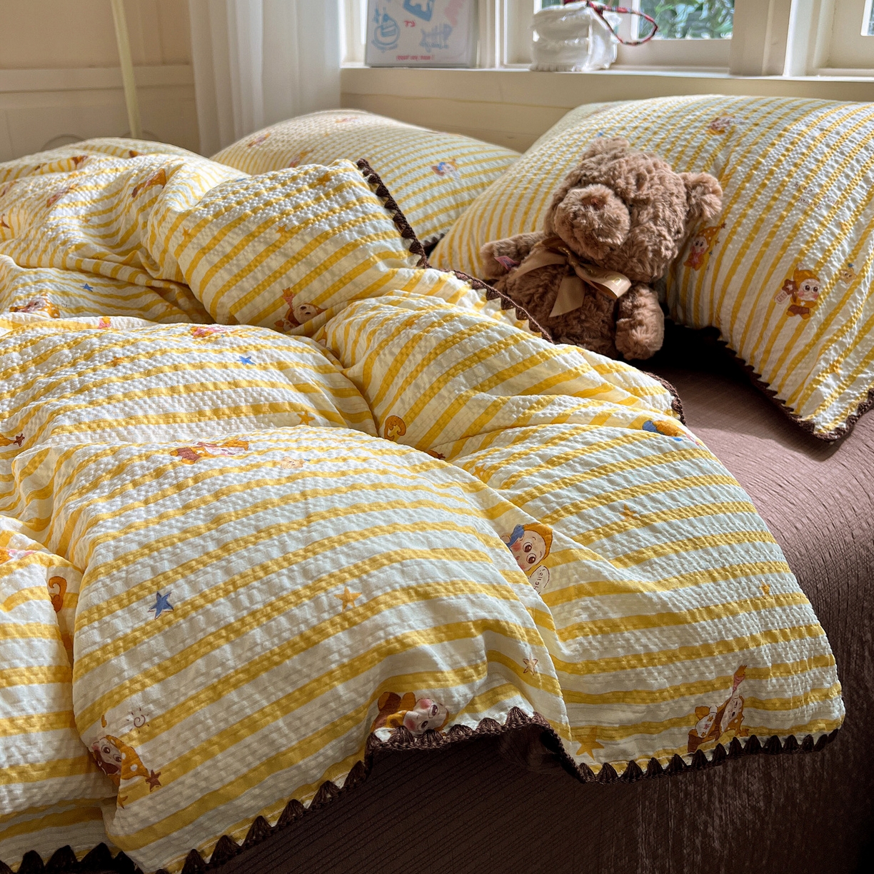 91家纺网 家纺一手货源 找家纺 水墨江南 2026新款贝壳边泡芙纱时尚印花四件套 条纹星仔