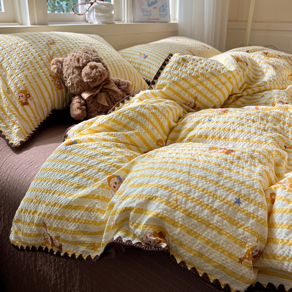 91家纺网 家纺一手货源 找家纺 水墨江南 2026新款贝壳边泡芙纱时尚印花四件套 条纹星仔