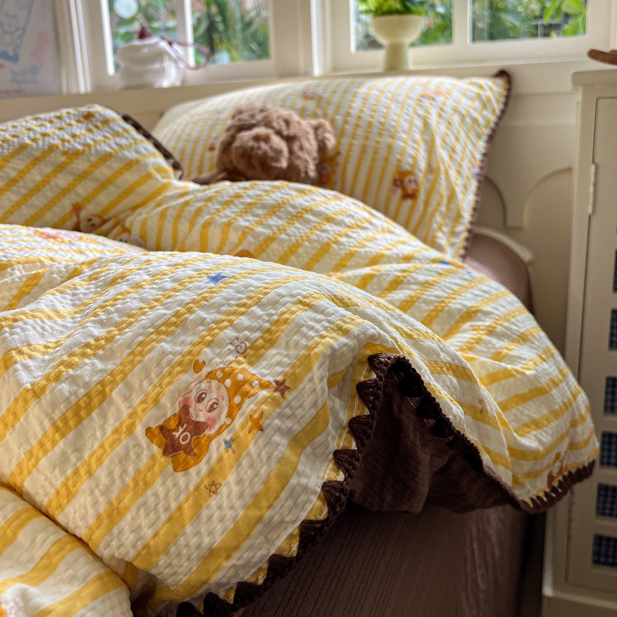 91家纺网 家纺一手货源 找家纺 水墨江南 2026新款贝壳边泡芙纱时尚印花四件套 条纹星仔