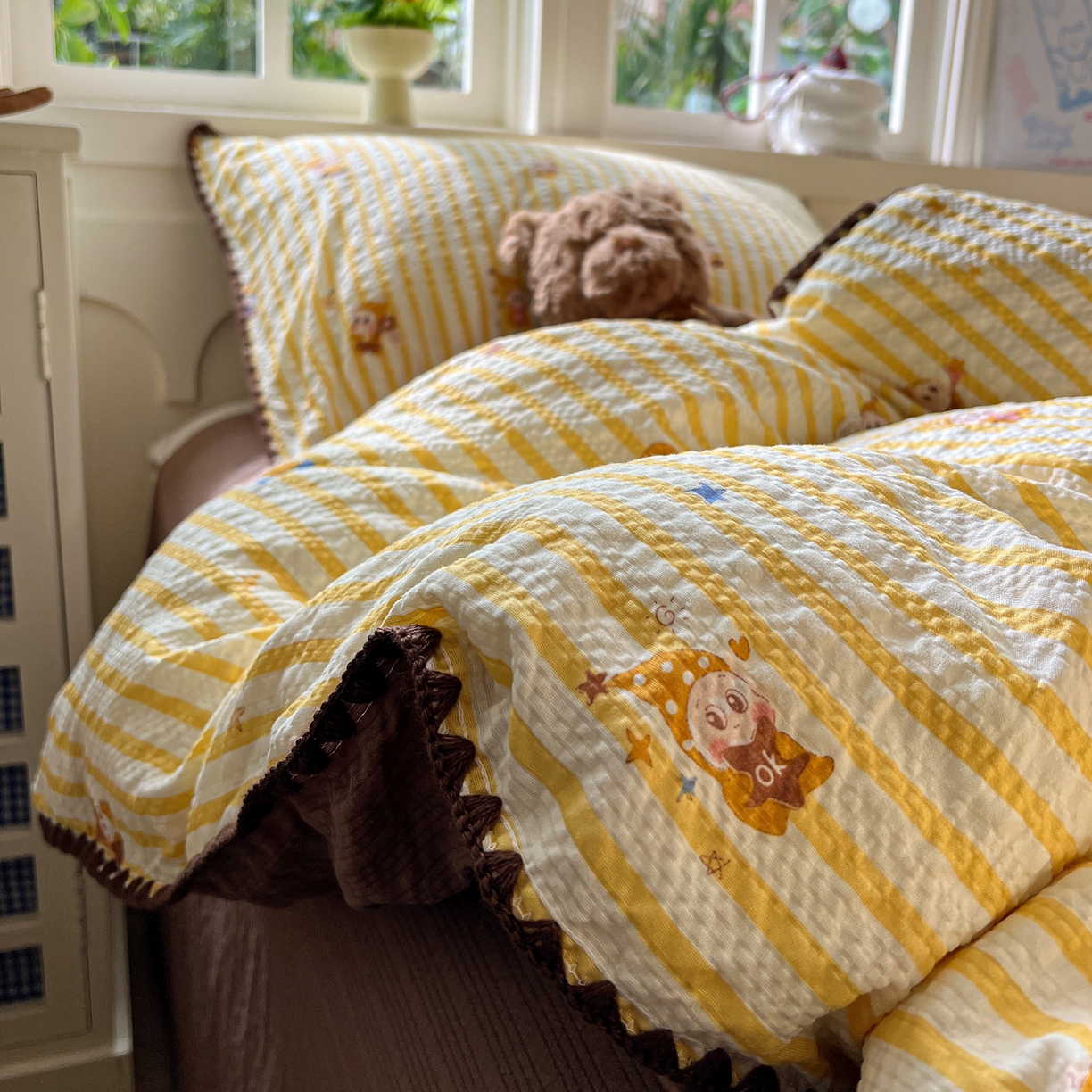 91家纺网 家纺一手货源 找家纺 水墨江南 2026新款贝壳边泡芙纱时尚印花四件套 条纹星仔