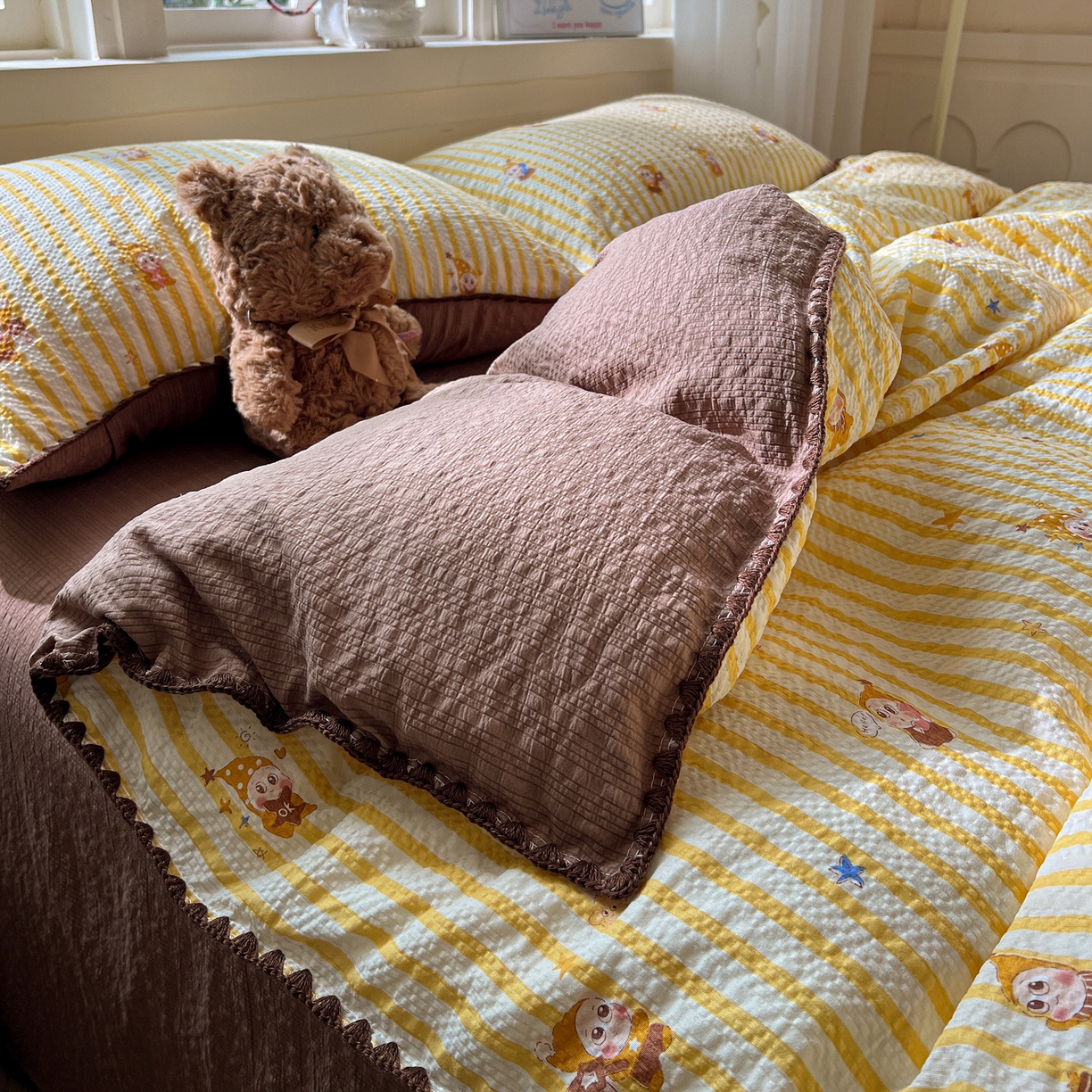 91家纺网 家纺一手货源 找家纺 水墨江南 2026新款贝壳边泡芙纱时尚印花四件套 条纹星仔