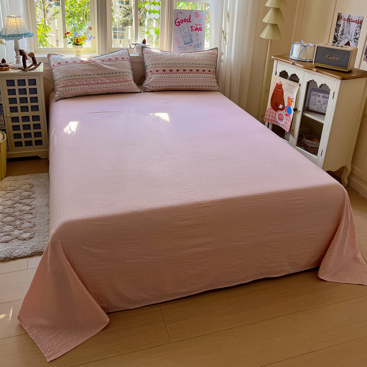 91家纺网 家纺一手货源 找家纺 水墨江南 2026新款贝壳边泡芙纱时尚印花四件套 樱桃猫猫