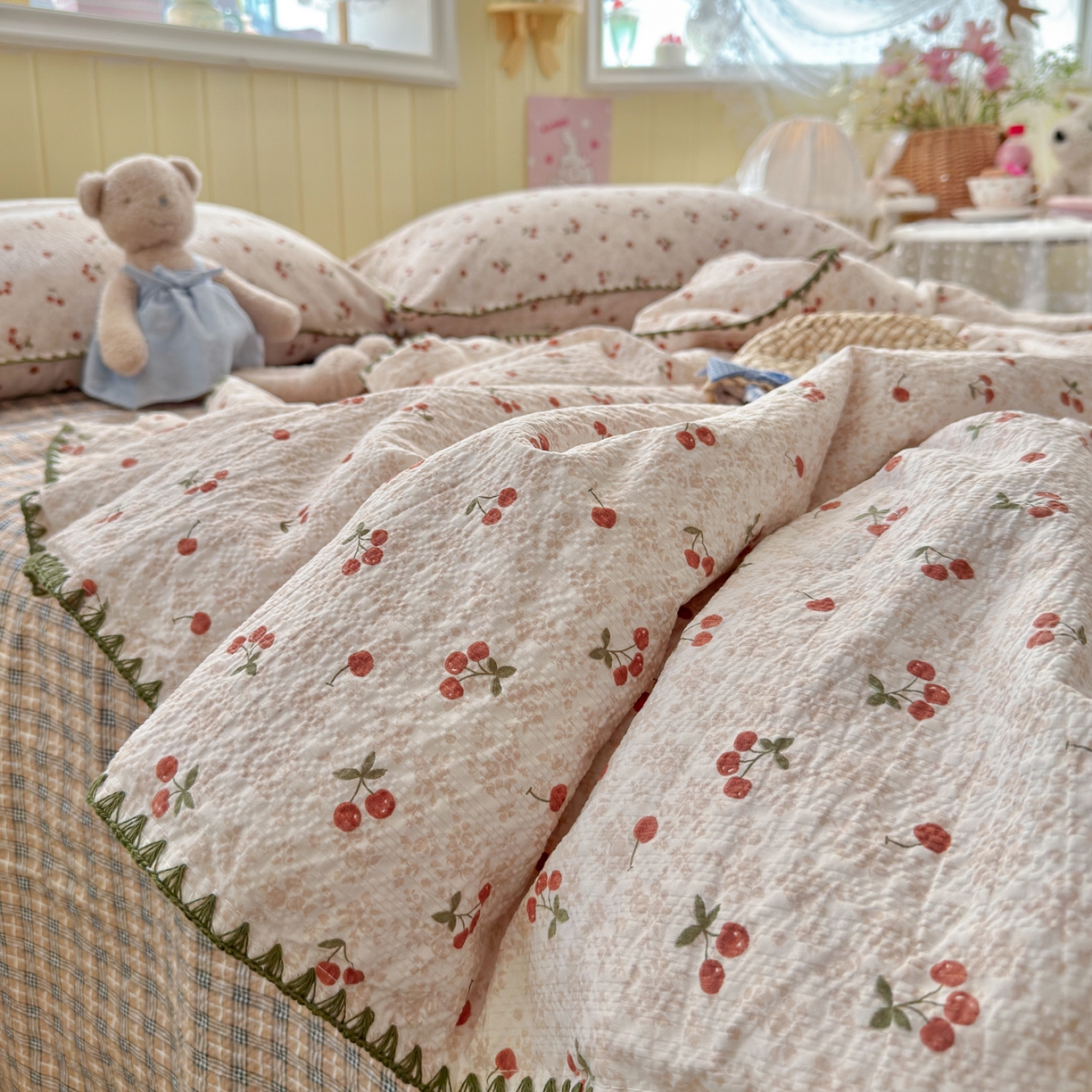 91家纺网 家纺一手货源 找家纺 初念 2026新款泡芙纱贝壳绣三角针夏被 提供买家秀 贝壳绣-酒渍樱桃