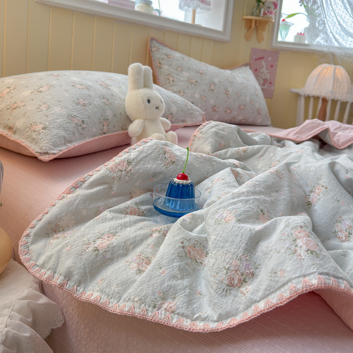 91家纺网 家纺一手货源 找家纺 初念 2026新款泡芙纱贝壳绣三角针夏被 提供买家秀 贝壳绣-柔诗意