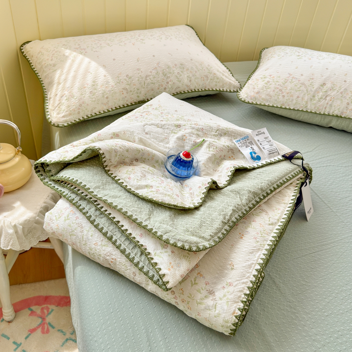 91家纺网 家纺一手货源 找家纺 初念 2026新款泡芙纱贝壳绣三角针夏被 提供买家秀 贝壳绣-浅夏花信