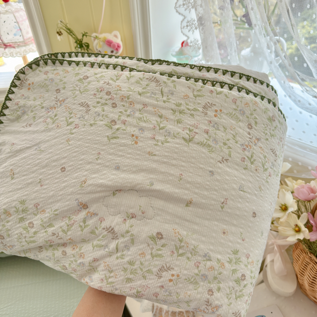 91家纺网 家纺一手货源 找家纺 初念 2026新款泡芙纱贝壳绣三角针夏被 提供买家秀 贝壳绣-浅夏花信