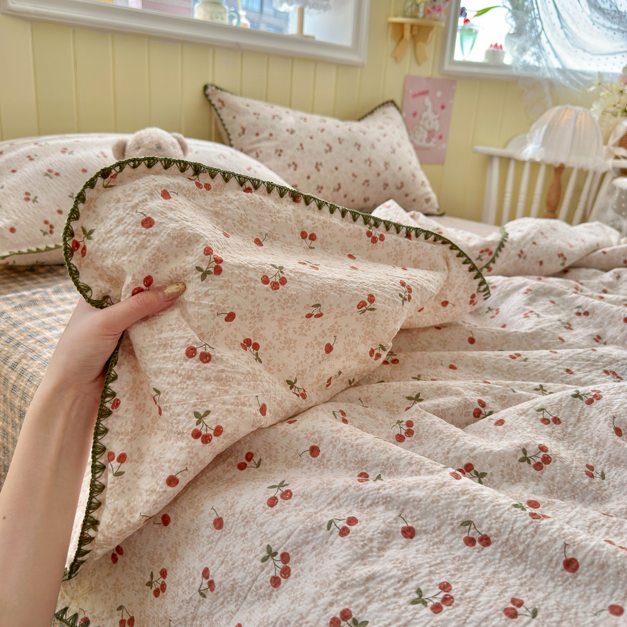 91家纺网 家纺一手货源 找家纺 初念 2026新款泡芙纱贝壳绣三角针夏被 提供买家秀 贝壳绣-酒渍樱桃