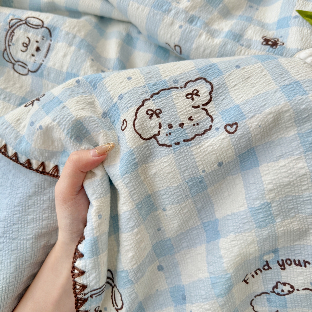 91家纺网 家纺一手货源 找家纺 初念 2026新款泡芙纱贝壳绣三角针夏被 提供买家秀 贝壳绣-机智蓝狗