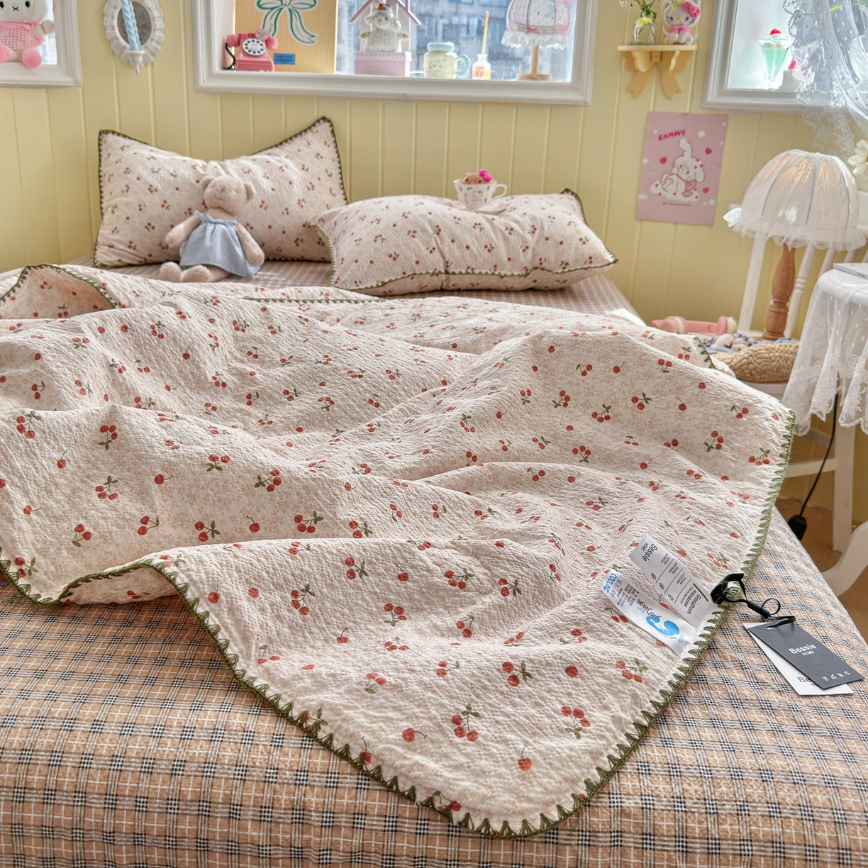 91家纺网 家纺一手货源 找家纺 初念 2026新款泡芙纱贝壳绣三角针夏被 提供买家秀 贝壳绣-酒渍樱桃