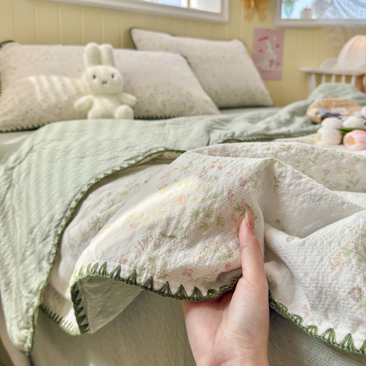 91家纺网 家纺一手货源 找家纺 初念 2026新款泡芙纱贝壳绣三角针夏被 提供买家秀 贝壳绣-浅夏花信