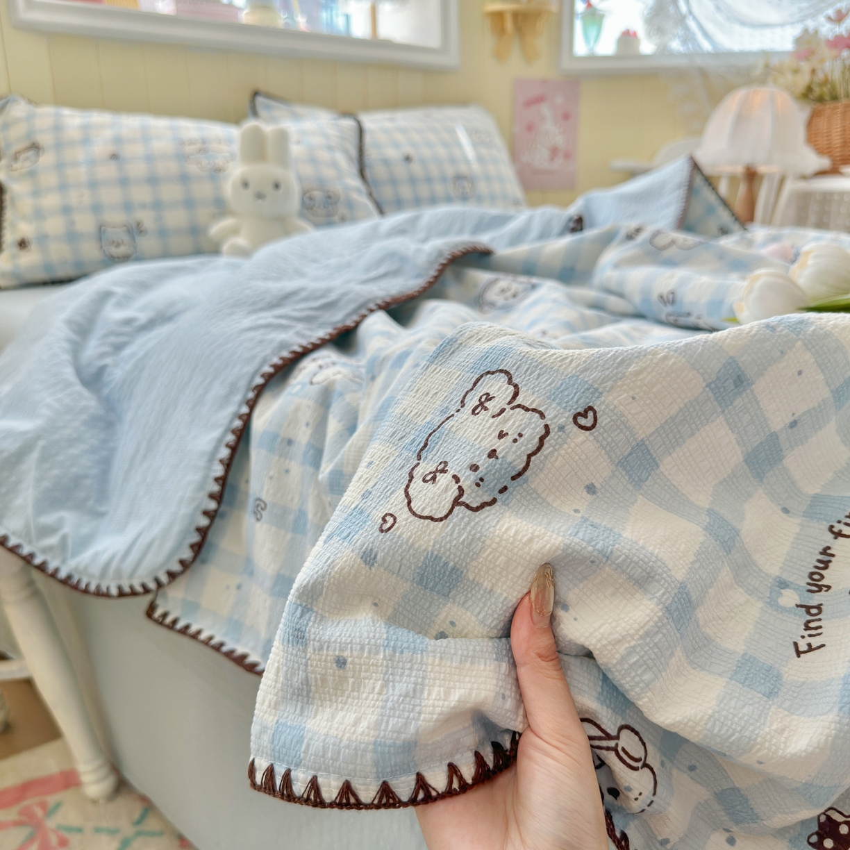 91家纺网 家纺一手货源 找家纺 初念 2026新款泡芙纱贝壳绣三角针夏被 提供买家秀 贝壳绣-机智蓝狗