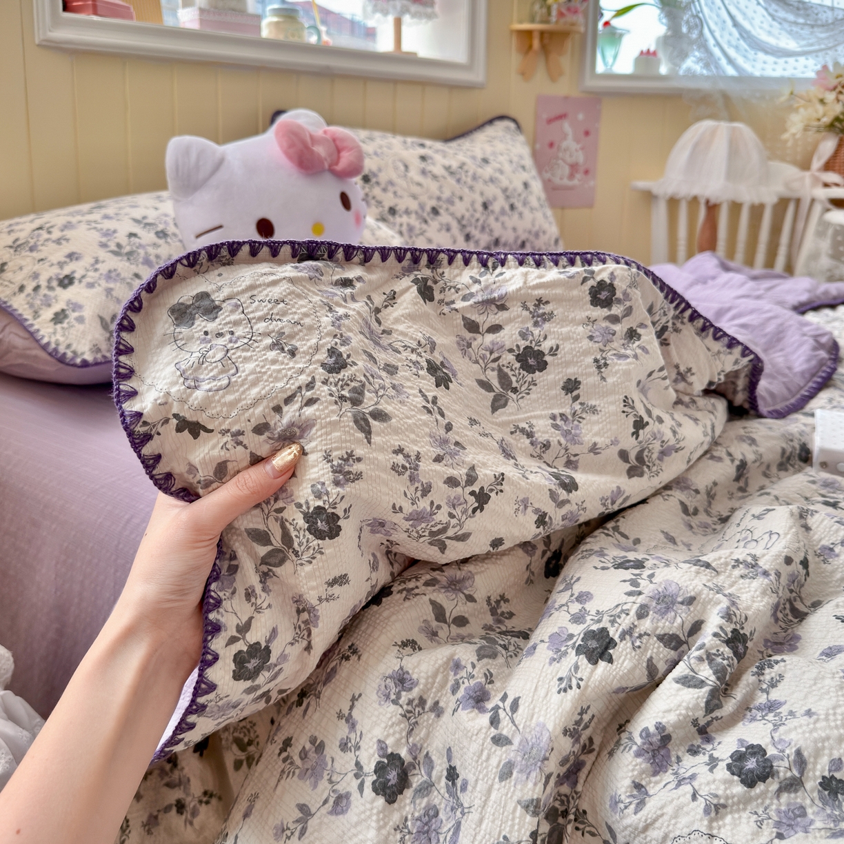 91家纺网 家纺一手货源 找家纺 初念 2026新款泡芙纱贝壳绣三角针夏被 提供买家秀 贝壳绣-小猫秘境紫