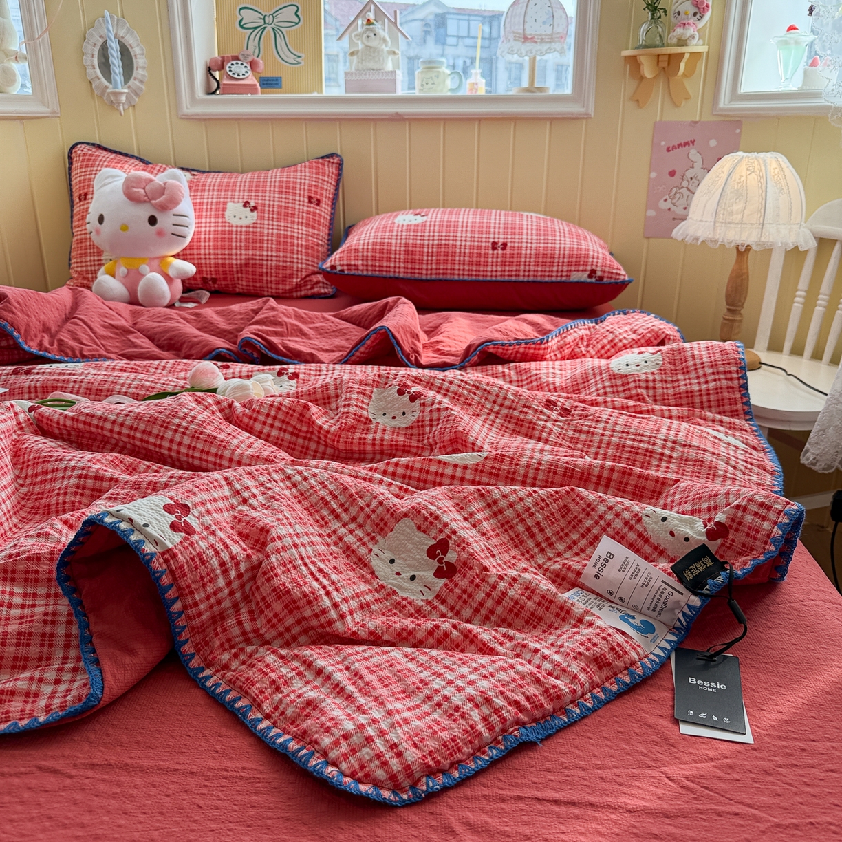 91家纺网 家纺一手货源 找家纺 初念 2026新款泡芙纱贝壳绣三角针夏被 提供买家秀 贝壳绣-红格小喵