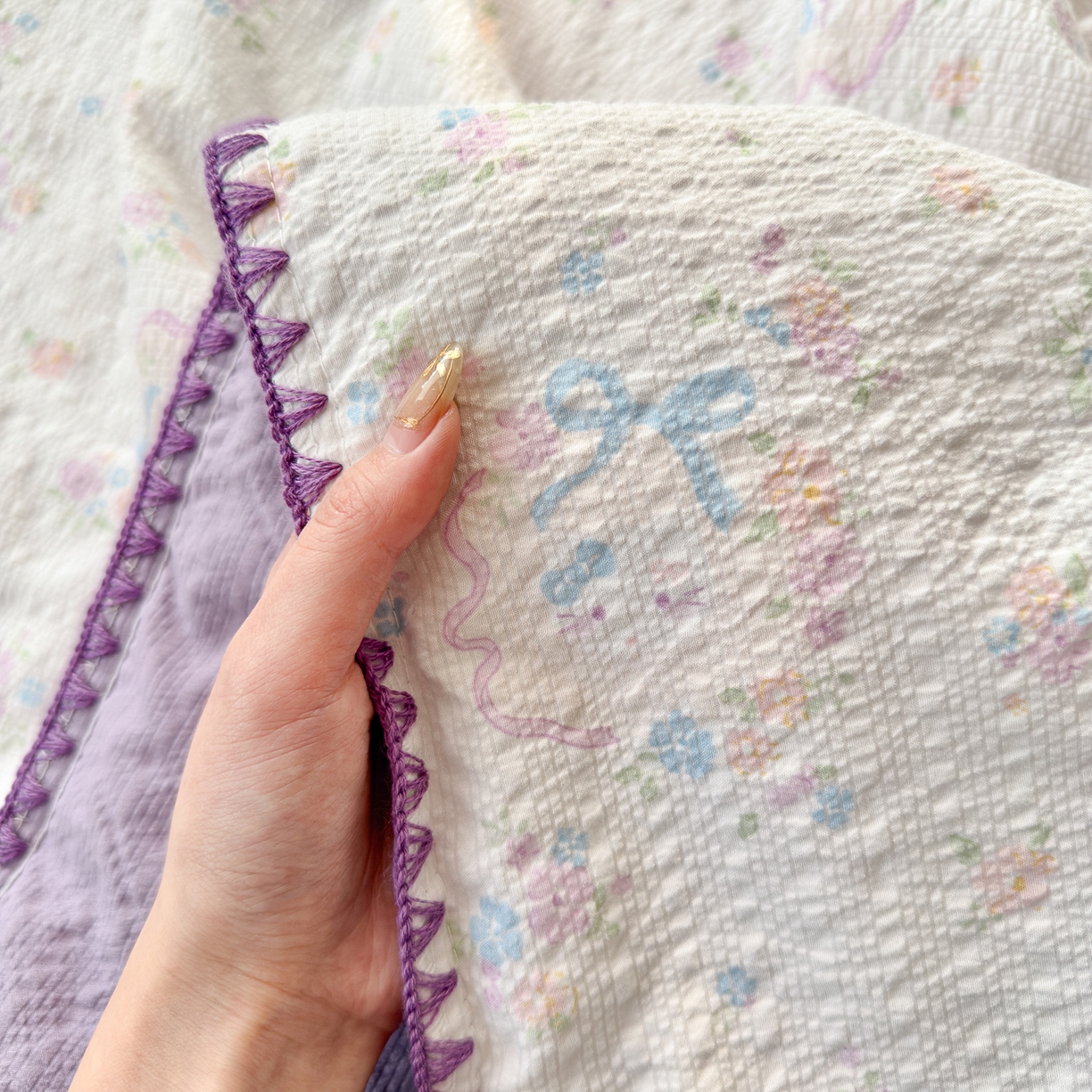 91家纺网 家纺一手货源 找家纺 初念 2026新款泡芙纱贝壳绣三角针夏被 提供买家秀 贝壳绣-碎花藏甜