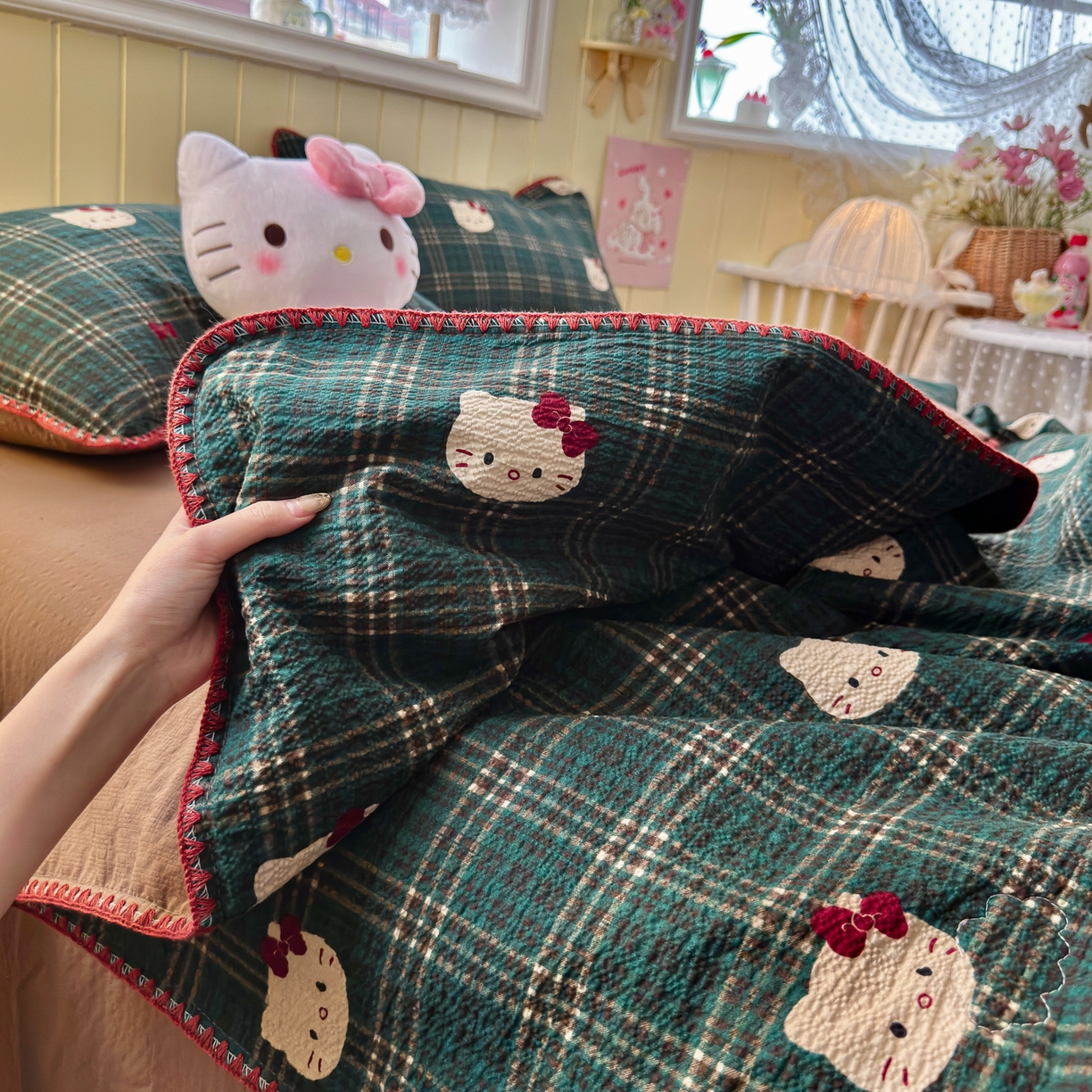 91家纺网 家纺一手货源 找家纺 初念 2026新款泡芙纱贝壳绣三角针夏被 提供买家秀 贝壳绣-绿格小猫