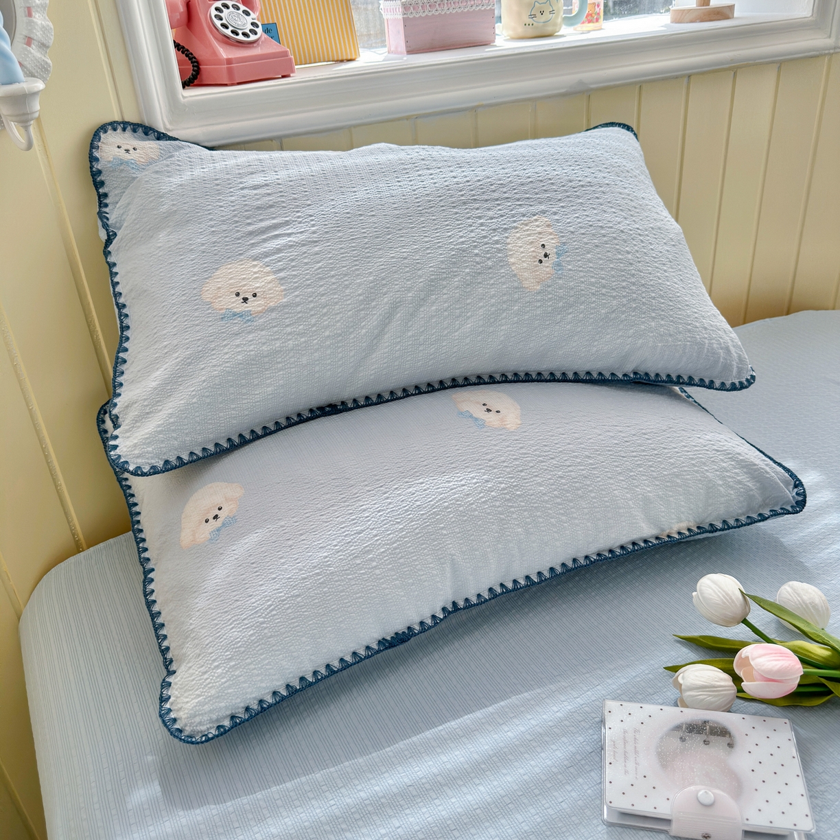 91家纺网 家纺一手货源 找家纺 初念 2026新款泡芙纱贝壳绣三角针夏被 提供买家秀 欧包-蓝领结狗