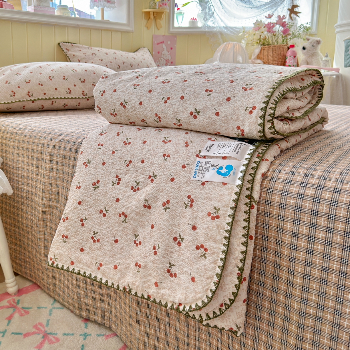 91家纺网 家纺一手货源 找家纺 初念 2026新款泡芙纱贝壳绣三角针夏被 提供买家秀 贝壳绣-酒渍樱桃