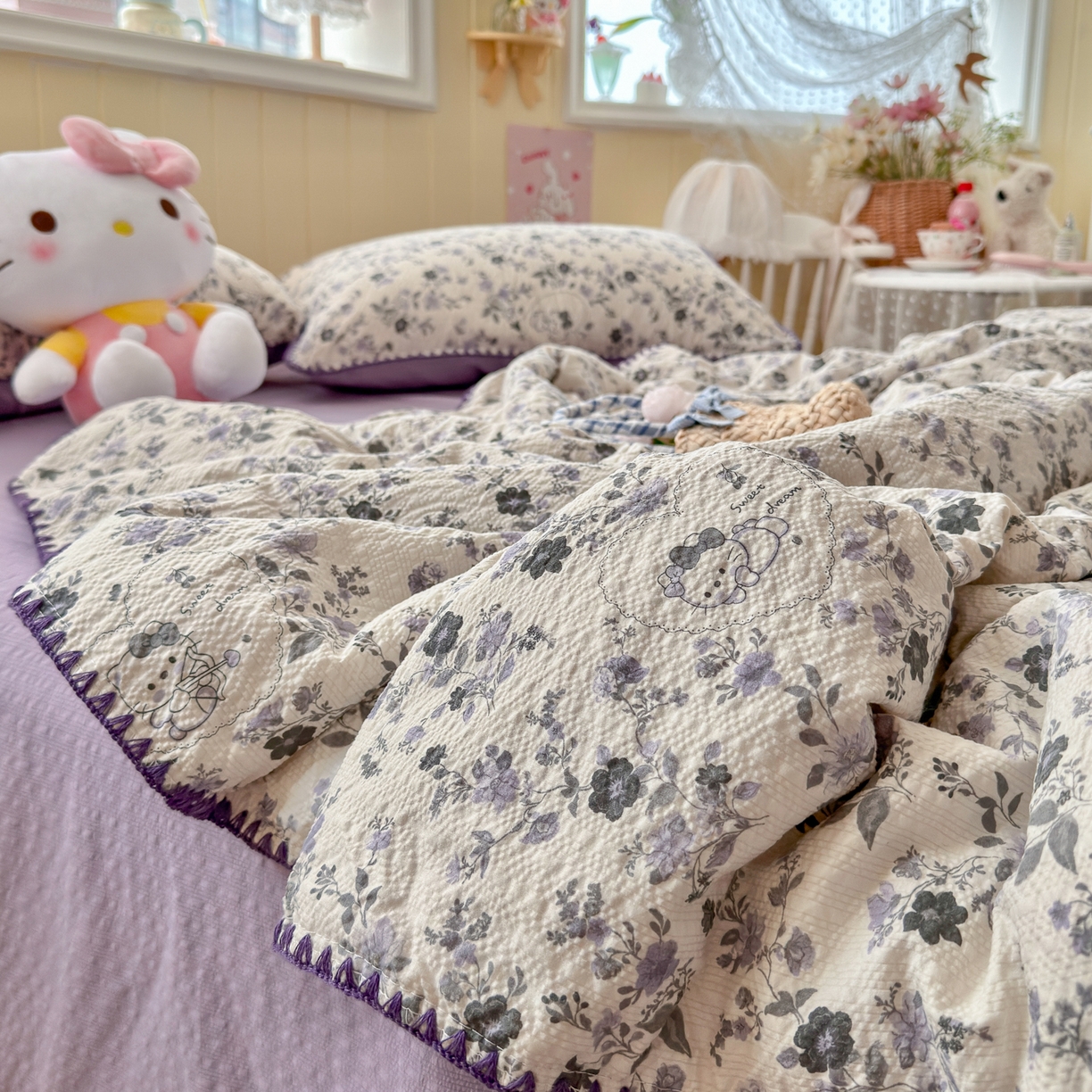 91家纺网 家纺一手货源 找家纺 初念 2026新款泡芙纱贝壳绣三角针夏被 提供买家秀 贝壳绣-小猫秘境紫