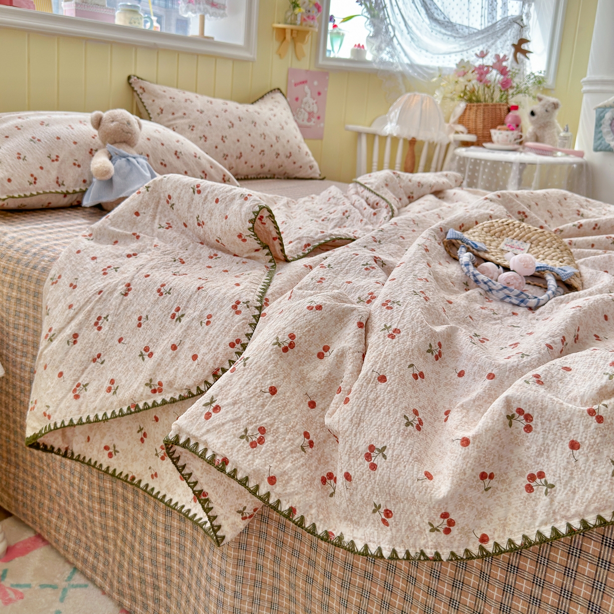 91家纺网 家纺一手货源 找家纺 初念 2026新款泡芙纱贝壳绣三角针夏被 提供买家秀 贝壳绣-酒渍樱桃