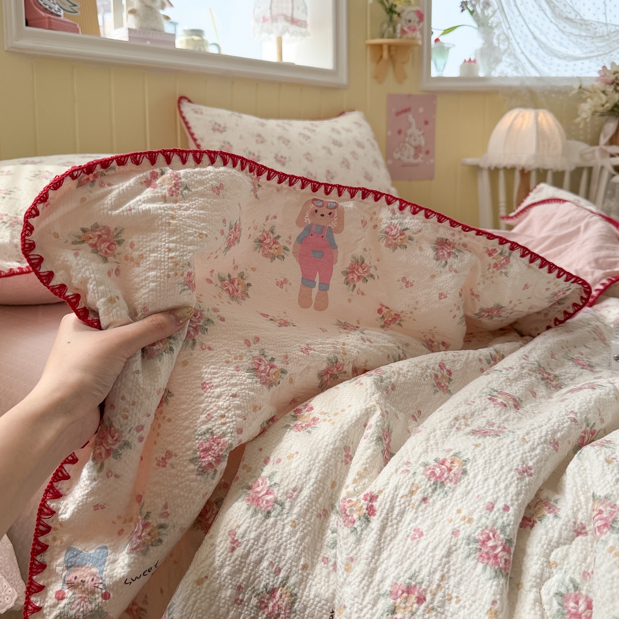 91家纺网 家纺一手货源 找家纺 初念 2026新款泡芙纱贝壳绣三角针夏被 提供买家秀 贝壳绣-甜卷兔兔