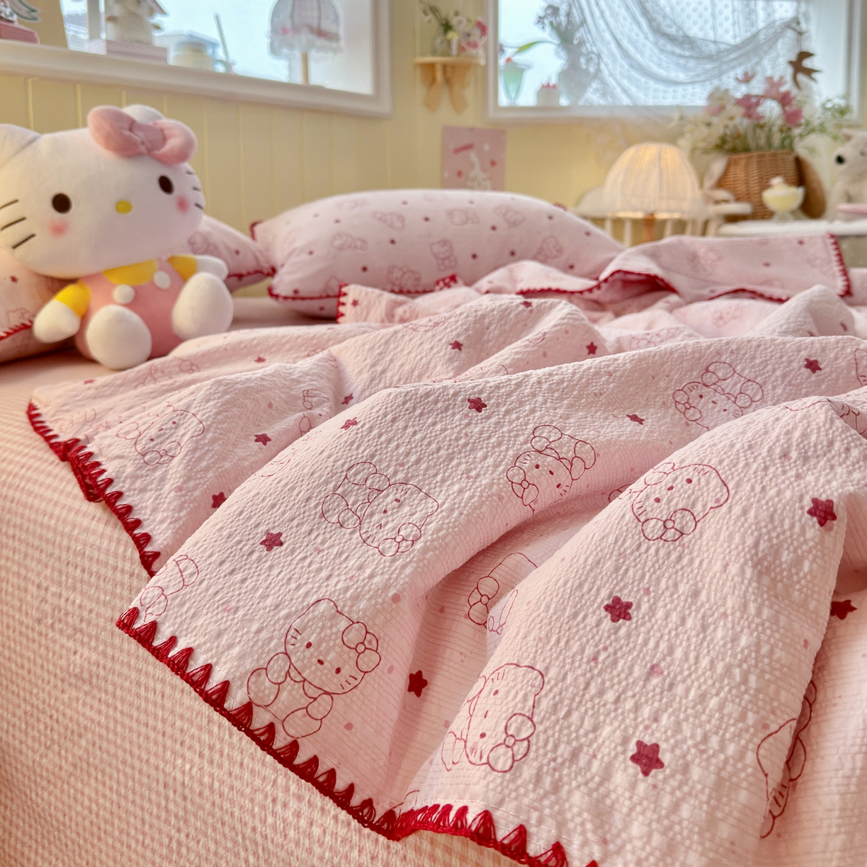 91家纺网 家纺一手货源 找家纺 初念 2026新款泡芙纱贝壳绣三角针夏被 提供买家秀 欧包-描线小猫粉