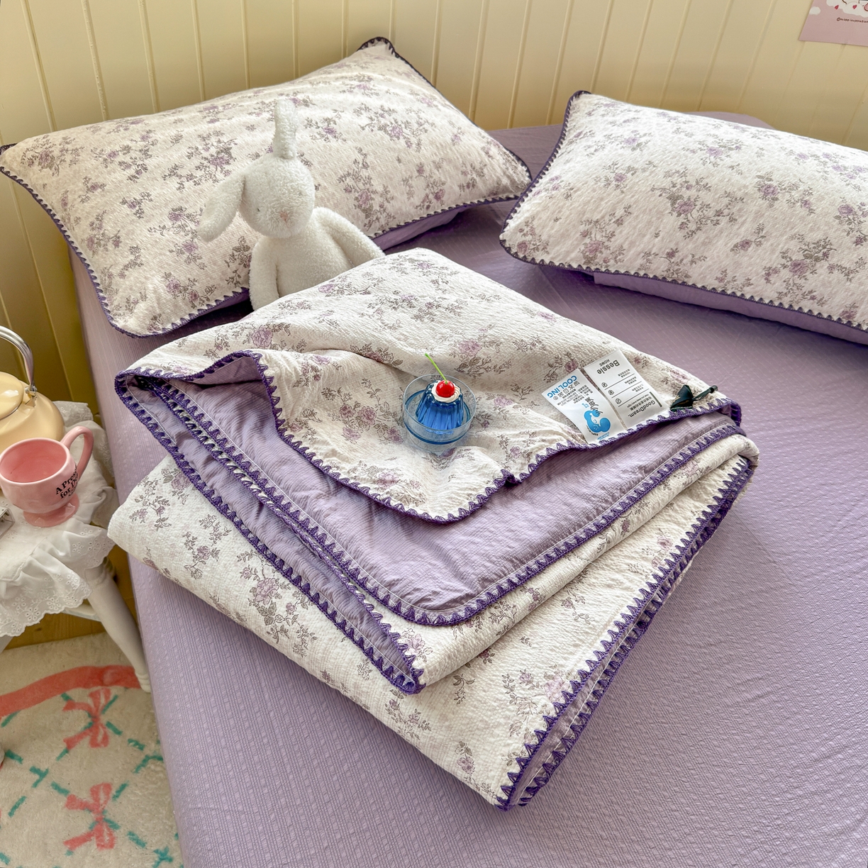 91家纺网 家纺一手货源 找家纺 初念 2026新款泡芙纱贝壳绣三角针夏被 提供买家秀 贝壳绣-柔紫碎花屿