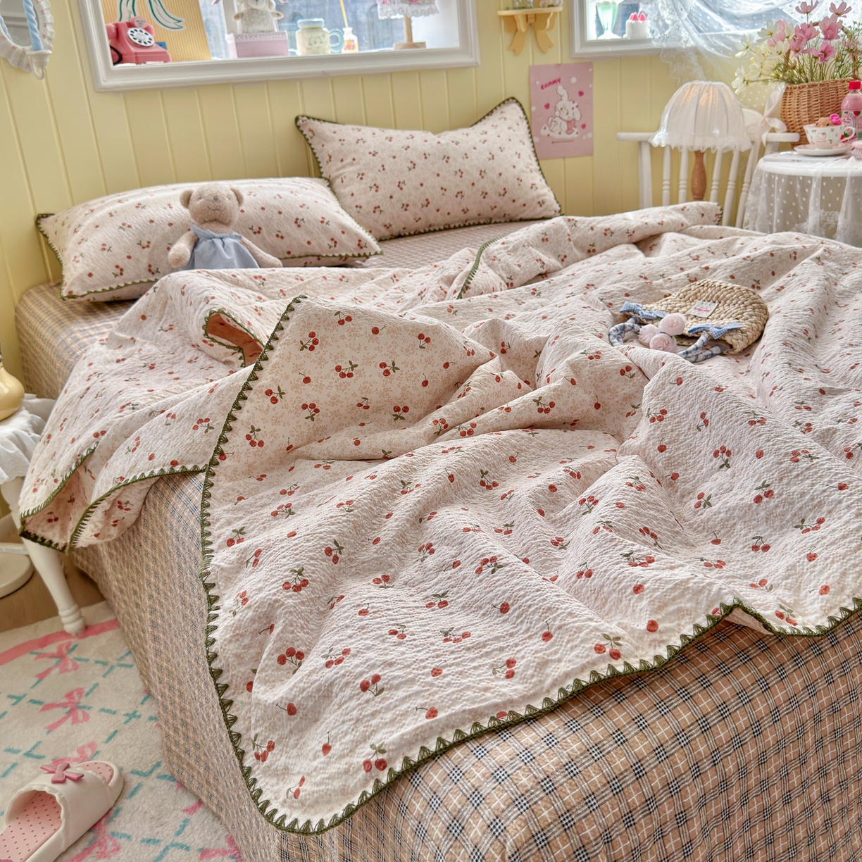 91家纺网 家纺一手货源 找家纺 初念 2026新款泡芙纱贝壳绣三角针夏被 提供买家秀 贝壳绣-酒渍樱桃