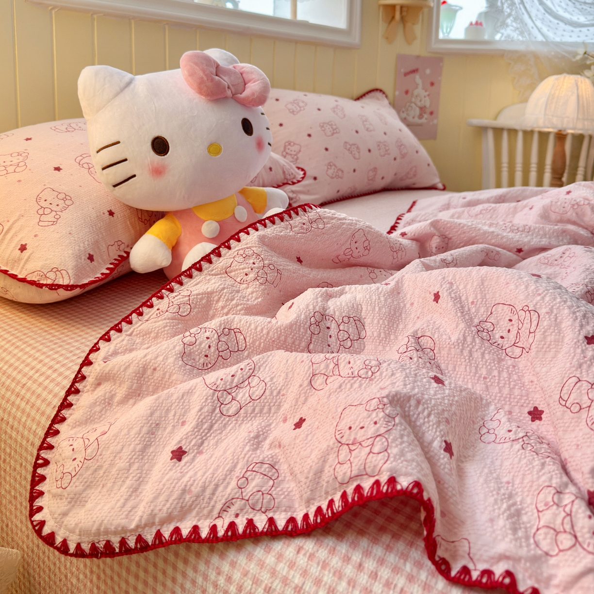 91家纺网 家纺一手货源 找家纺 初念 2026新款泡芙纱贝壳绣三角针夏被 提供买家秀 欧包-描线小猫粉