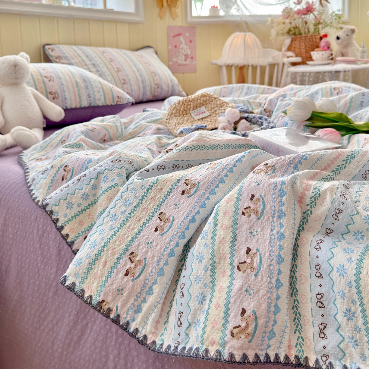 91家纺网 家纺一手货源 找家纺 初念 2026新款泡芙纱贝壳绣三角针夏被 提供买家秀 贝壳绣-甜心木马卷