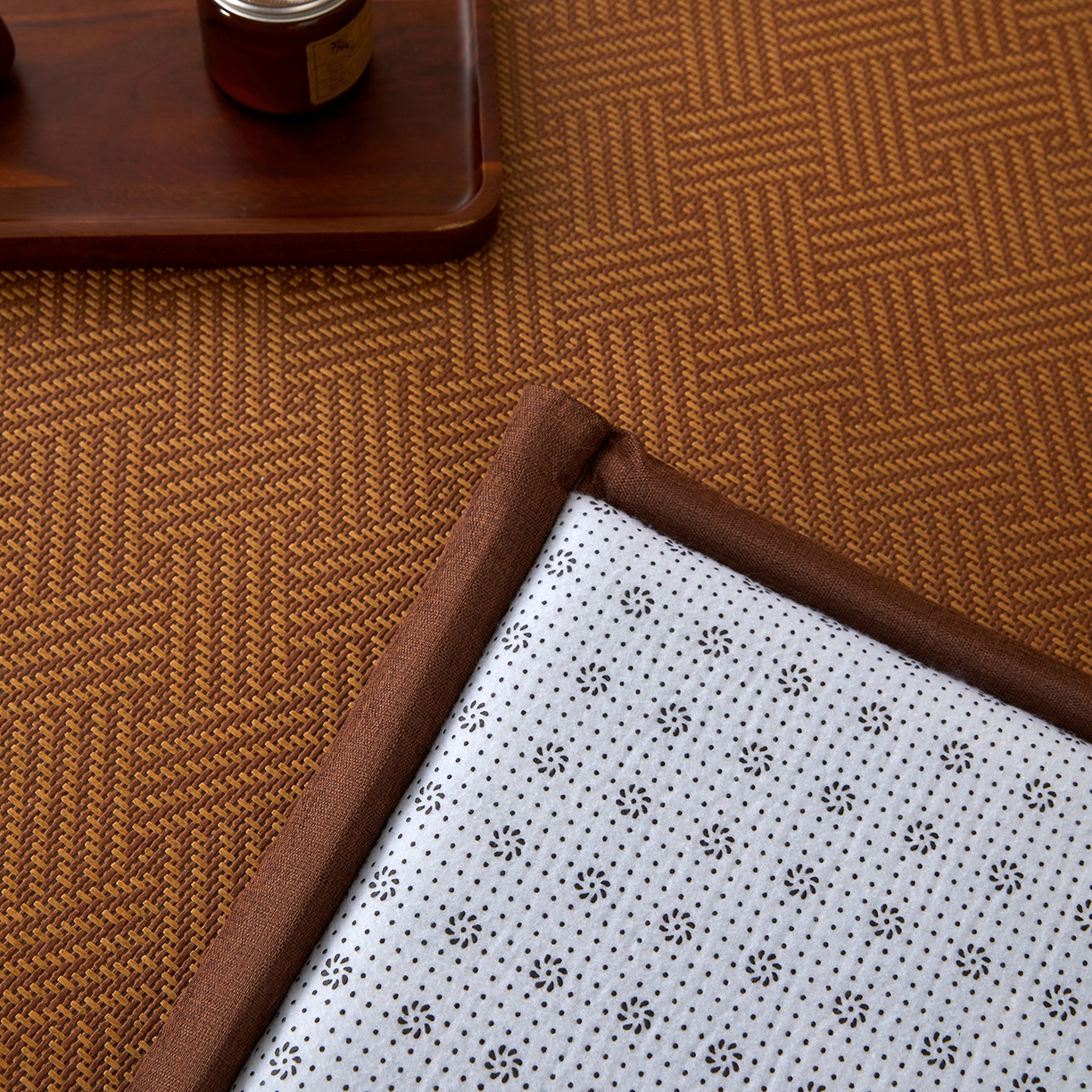 91家纺网 家纺一手货源 找家纺 航途席业 2026新款冰丝凉席地垫 饼干花