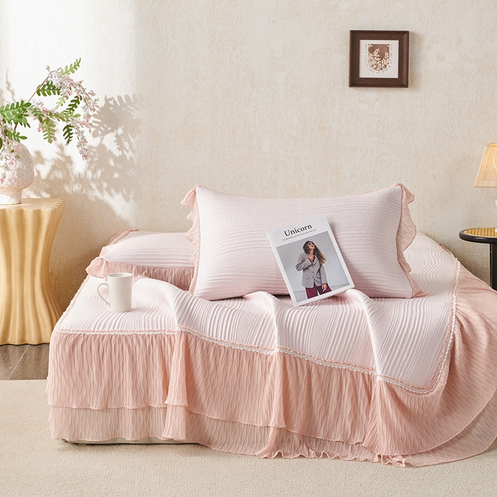 91家纺网 家纺一手货源 找家纺 桂雅居 2026新款高分子冰感蕾丝床裙床笠款凉席三件套 浅夏桃风