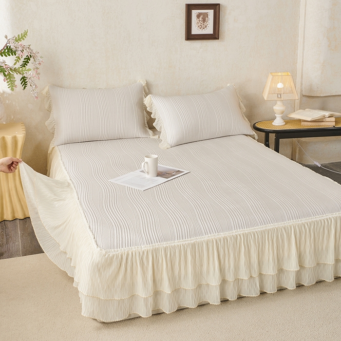 91家纺网 家纺一手货源 找家纺 桂雅居 2026新款高分子冰感蕾丝床裙床笠款凉席三件套 柔雾奶咖