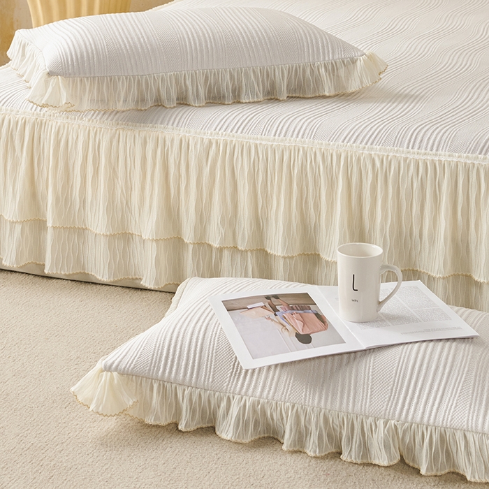 91家纺网 家纺一手货源 找家纺 桂雅居 2026新款高分子冰感蕾丝床裙床笠款凉席三件套 柔雾奶咖