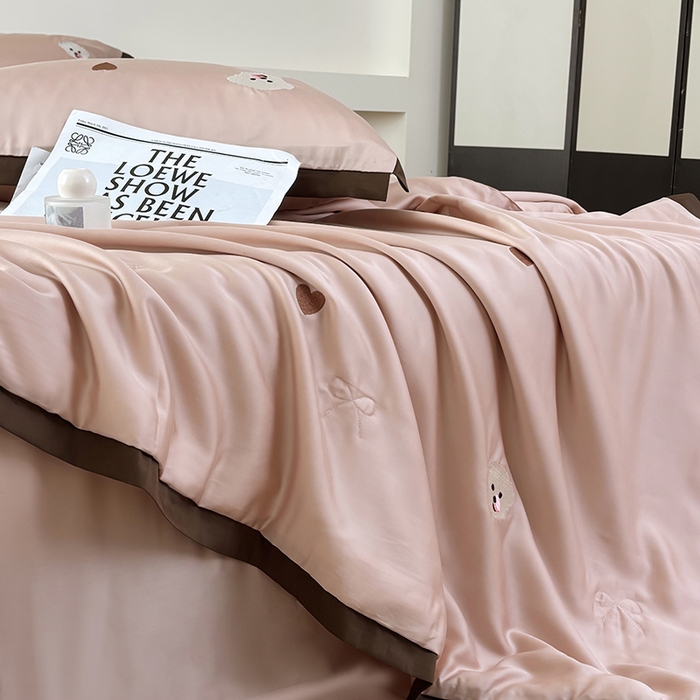 91家纺网 家纺一手货源 找家纺 （总）波比可可 2026新款春夏凉感莱赛尔60支兰精天丝绣花夏被四件套