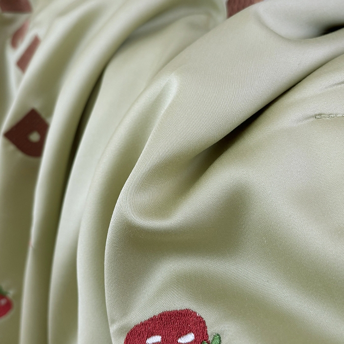 91家纺网 家纺一手货源 找家纺 波比可可 2026新款春夏凉感莱赛尔60支兰精天丝绣花夏被四件套 小浣熊  绿