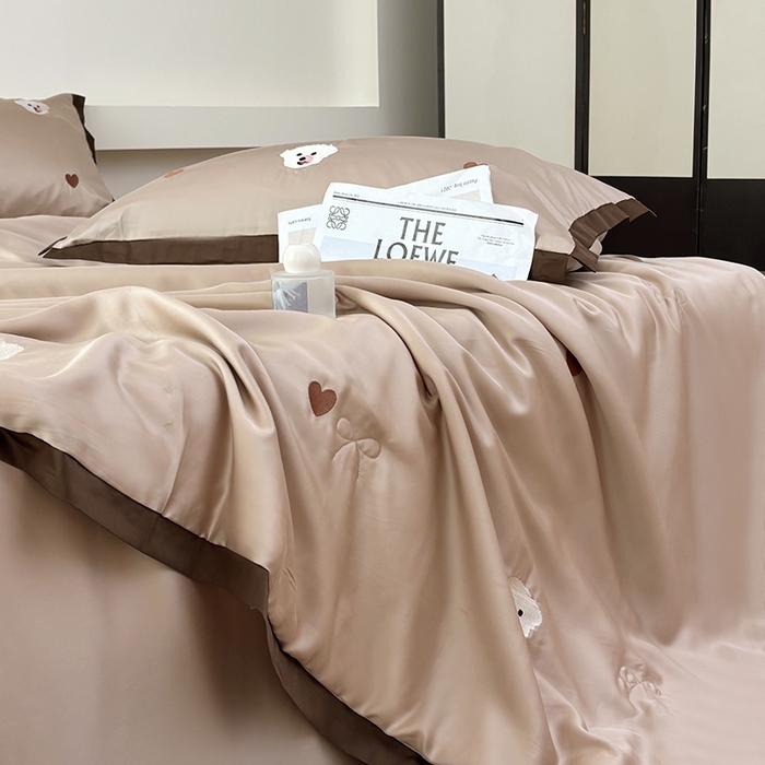 91家纺网 家纺一手货源 找家纺 波比可可 2026新款春夏凉感莱赛尔60支兰精天丝绣花夏被四件套 小美好 棕