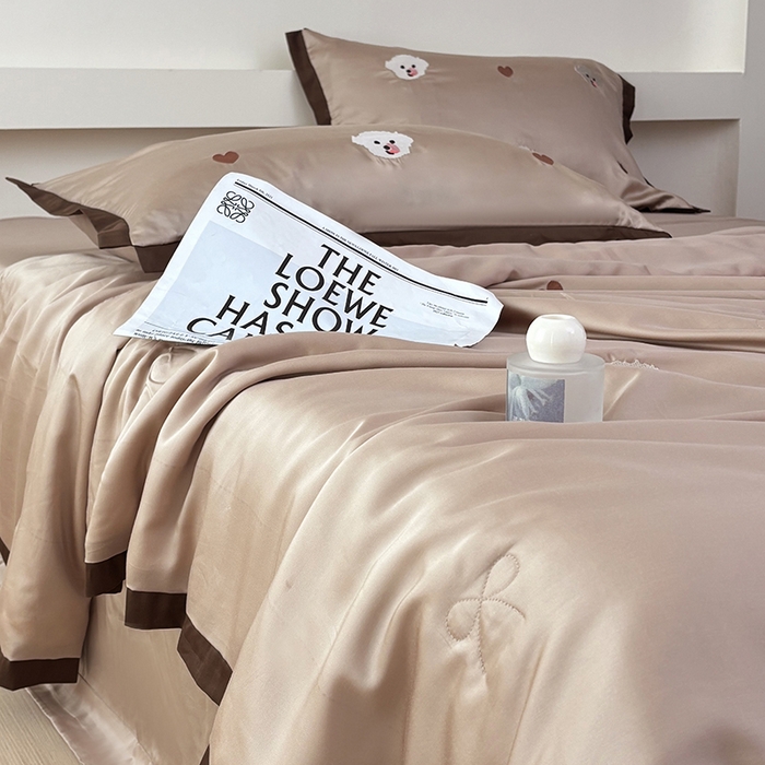 91家纺网 家纺一手货源 找家纺 波比可可 2026新款春夏凉感莱赛尔60支兰精天丝绣花夏被四件套 小美好 棕