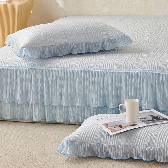 91家纺网 家纺一手货源 找家纺 桂雅居 2026新款高分子冰感蕾丝床裙床笠款凉席三件套 云漫冰蓝