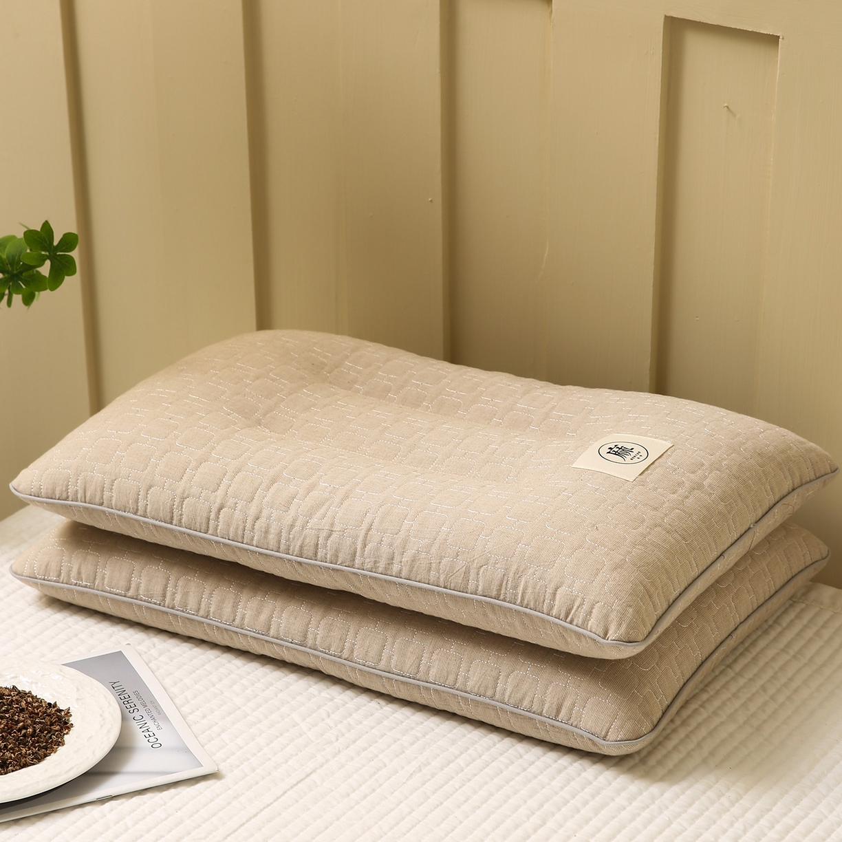 91家纺网 家纺一手货源 找家纺 梦叶草 2026新款夹棉分区护颈荞麦枕 三分区护颈荞麦枕-咖色