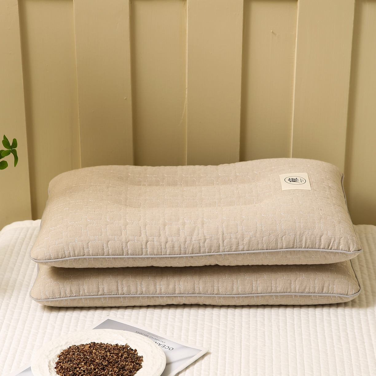 91家纺网 家纺一手货源 找家纺 梦叶草 2026新款夹棉分区护颈荞麦枕 三分区护颈荞麦枕-咖色